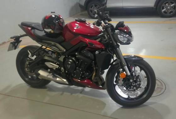 TRIUMPH STREET TRIPLE 765 RS 